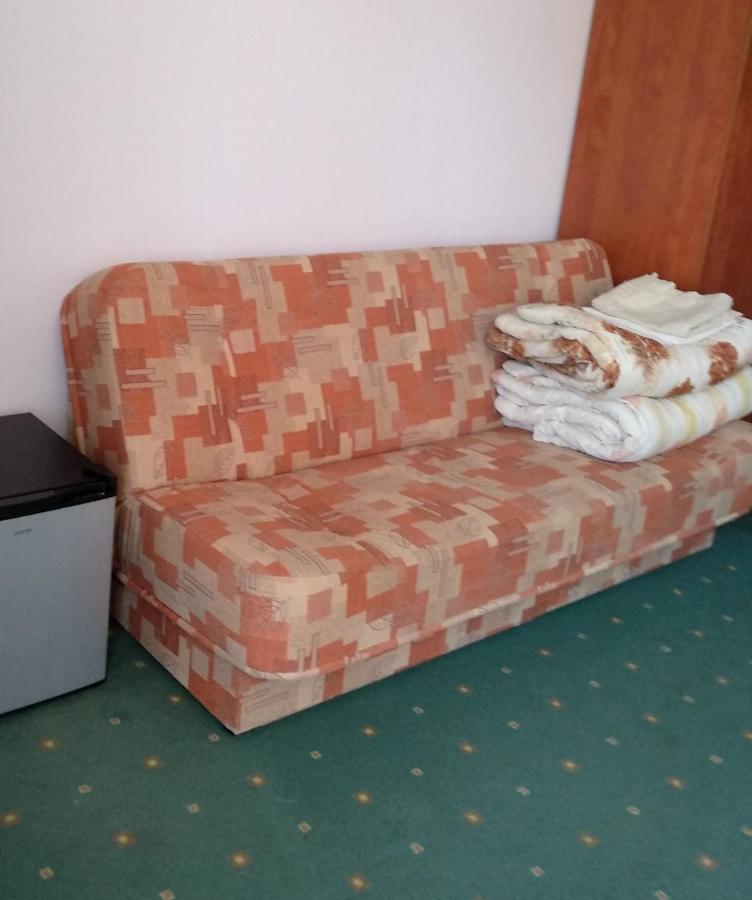 Joda Pokoje Goscinne レバル エクステリア 写真