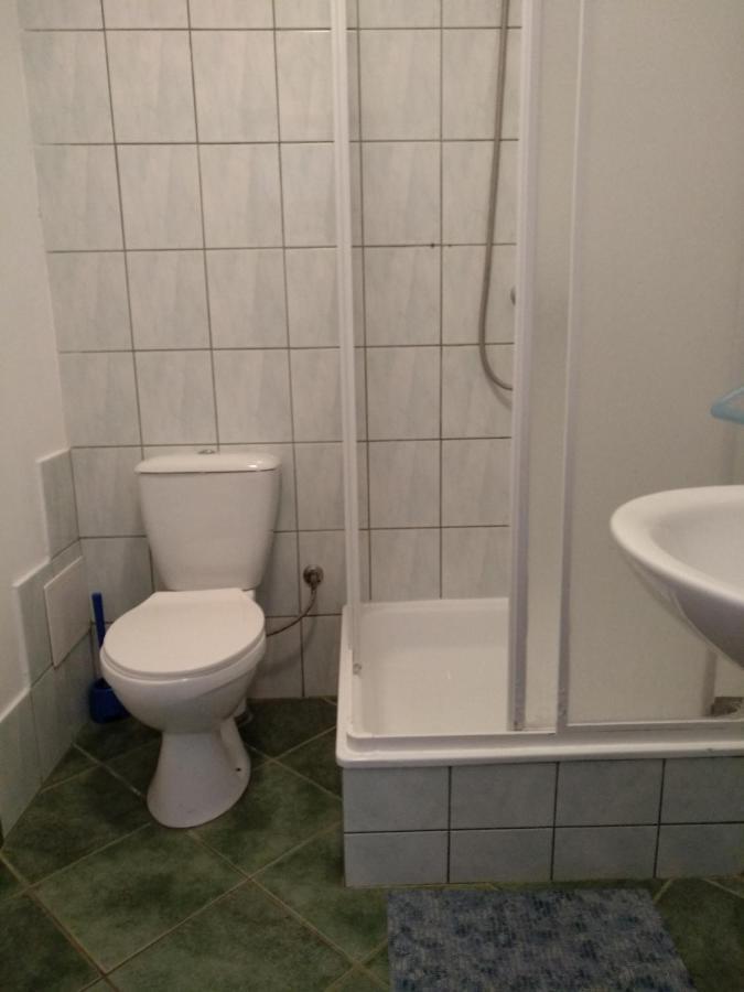 Joda Pokoje Goscinne レバル エクステリア 写真